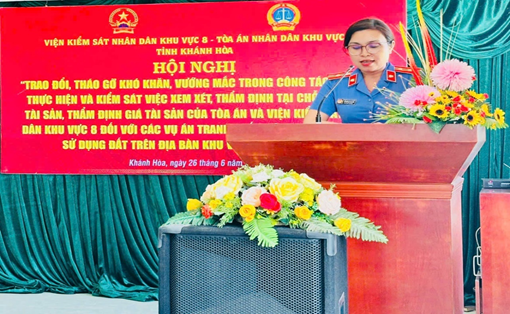 Vksnd khu vực 8 phối hợp với tòa án khu vực 8 - khánh hòa tổ chức hội nghị chuyên đề trao đổi, tháo gỡ khó khăn, vướng mắc trong công tác tổ chức thực hiện và kiểm sát việc xem xét, thẩm định tại chỗ