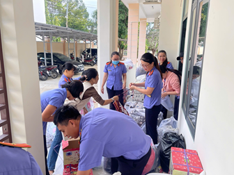 VIỆN KIỂM SÁT NHÂN DÂN KHU VỰC 2- KHÁNH HOÀ CHUNG TAY CÙNG ĐỒNG BÀO VÙNG LŨ