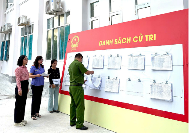 Viện kiểm sát nhân dân tỉnh Khánh Hòa phối hợp với Uỷ ban Mặt trận Tổ quốc Việt Nam tỉnh Khánh Hòa trực tiếp kiểm sát việc thực hiện quyền bầu cử của người bị tạm giữ, tạm giam