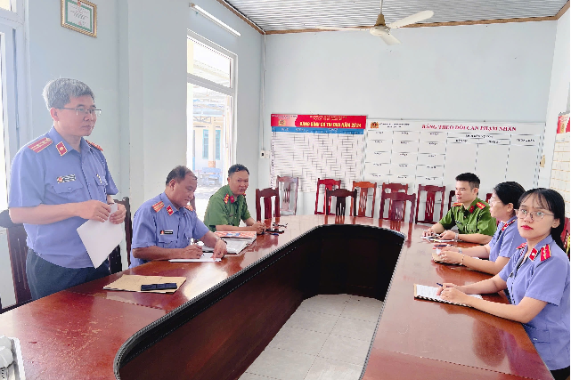 Viện kiểm sát nhân dân khu vực 8 trực tiếp kiểm sát việc tạm giữ, tạm giam và thi hành án phạt tù tại phân trại tạm giam Ninh Phước