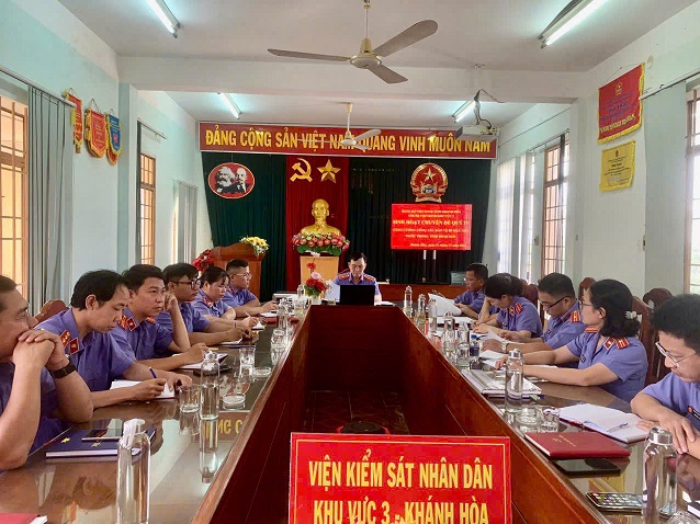 Chi bộ Viện kiểm sát nhân dân khu vực 3 sinh hoạt chuyên đề “Tăng cường công tác bảo vệ bí mật nhà nước trong thời kỳ mới”