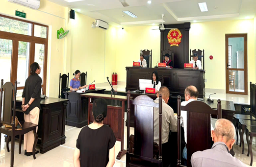 Viện kiểm sát nhân dân khu vực 2 – Khánh Hòa đã phối hợp với Tòa án nhân dân khu vực 2 – Khánh Hòa tổ chức phiên tòa rút kinh nghiệm