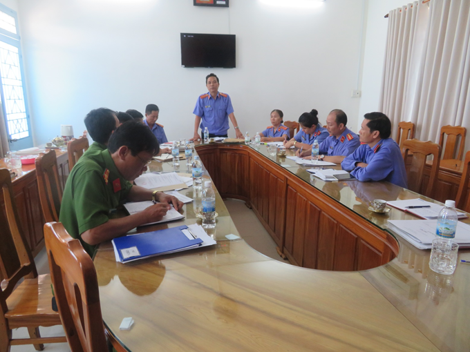 CÔNG TÁC KIỂM SÁT TRỰC TIẾP VIỆC TẠM GIỮ, TẠM GIAM VÀ THI HÀNH ÁN HÌNH SỰ TẠI CẤP HUYỆN