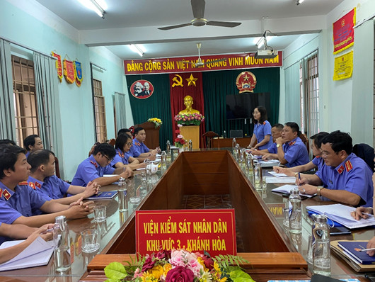 ĐOÀN KIỂM TRA VIỆN KIỂM SÁT NHÂN DÂN TỈNH KHÁNH HÒA KIỂM TRA CÔNG TÁC TẠI VIỆN KSND KHU VỰC 3