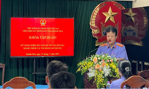 Viện kiểm sát nhân dân tỉnh Khánh Hòa phối hợp Trường Đại học Kiểm sát Hà Nội tổ chức khai giảng khóa tập huấn về kỹ năng kiểm sát giải quyết án dân sự, hành chính và thi hành án dân sự