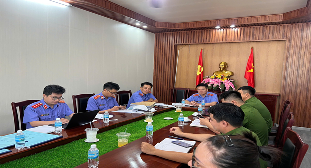 Vksnd khu vực 2 – khánh hòa công bố quyết định trực tiếp kiểm sát việc tiếp nhận, thụ lý và giải quyết nguồn tin về tội phạm tại công an xã Cam Lâm
