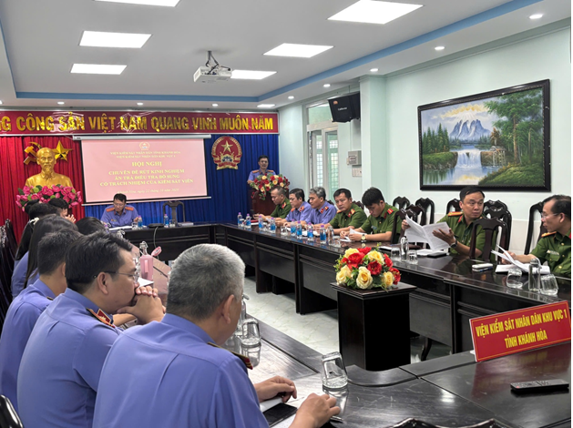 VKSND khu vực 1 – Khánh Hòa tổ chức Hội nghị chuyên đề rút kinh nghiệm “Án trả hồ sơ để điều tra bổ sung có trách nhiệm của Kiểm sát viên”