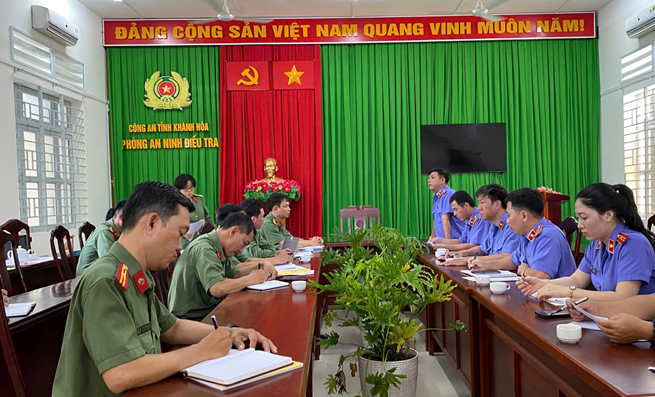 Viện kiểm sát nhân dân tỉnh Khành Hòa (Phòng 1) Trực tiếp kiểm sát việc tiếp nhận, giải quyết nguồn tin về tội phạm của Cơ quan An ninh điều tra Công an tỉnh Khánh Hòa