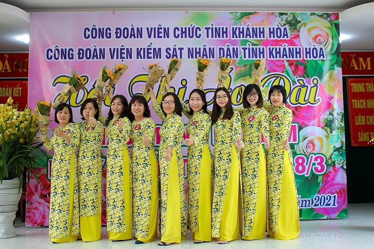 NHỮNG BÔNG HOA NGÀNH KIỂM SÁT KHÁNH HÒA TỎA NẮNG