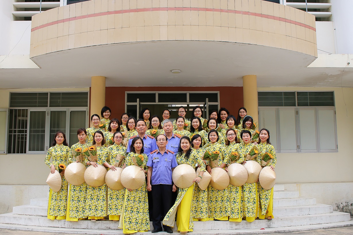 NHỮNG BÔNG HOA NGÀNH KIỂM SÁT KHÁNH HÒA TỎA NẮNG