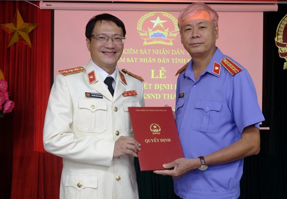 LỄ CÔNG BỐ VÀ TRAO QUYẾT ĐỊNH BỔ NHIỆM CHỨC VỤ PHÓ VIỆN TRƯỞNG VKSND TP. NHA TRANG