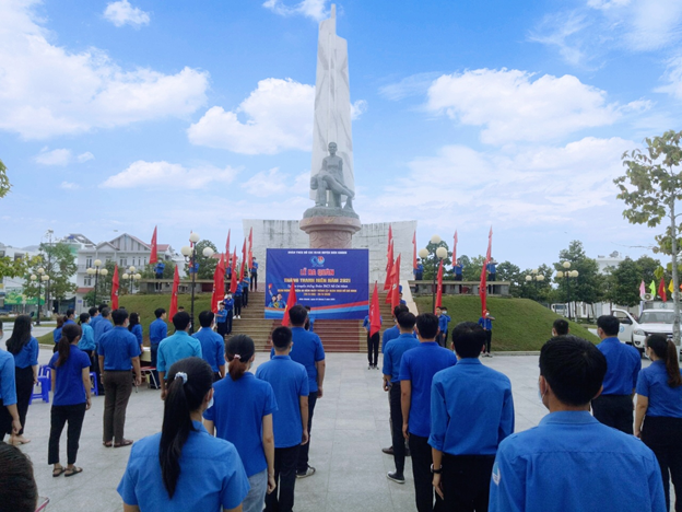 Chi đoàn Viện kiểm sát – Tòa án huyện Diên Khánh phối hợp cùng Huyện đoàn Diên Khánh tổ chức Lễ ra quân Tháng Thanh niên