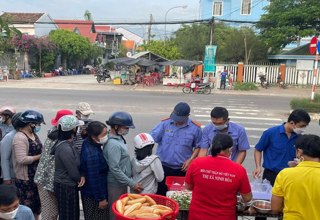 VIỆN KSND THỊ XÃ NINH HÒA THỰC HIỆN TỐT PHONG TRÀO THI ĐUA: “CẢ NƯỚC CHUNG SỨC XÂY DỰNG NÔNG THÔN MỚI GIAI ĐOẠN 2021 – 2025”,  PHONG TRÀO THI ĐUA: “VÌ NGƯỜI NGHÈO- KHÔNG AI BỊ BỎ LẠI PHÍA SAU”