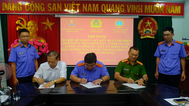 Viện kiểm sát nhân dân thành phố Nha Trang tổ chức Hội nghị sơ kết và ký kết Quy chế phối hợp trong công tác  thi hành án