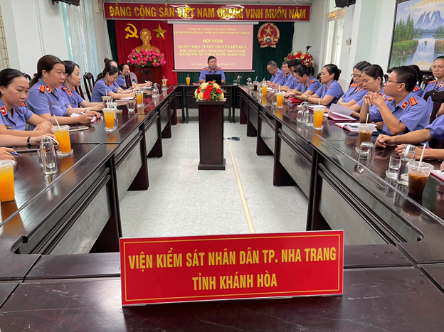 Chi bộ Viện kiểm sát nhân dân thành phố Nha Trang tổ chức  hội nghị quán triệt tuyên truyền kết quả Hội nghị giữa nhiệm kỳ  Ban chấp hành Trung ương Đảng khoá XIII