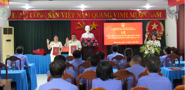 Lễ công bố và trao Quyết định bổ nhiệm chức danh Kiểm sát viên trung cấp