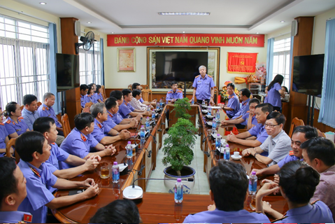 Viện kiểm sát nhân dân tỉnh Khánh Hòa tổ chức gặp mặt chia tay công chức là lãnh đạo viện nghỉ hưu theo chế độ