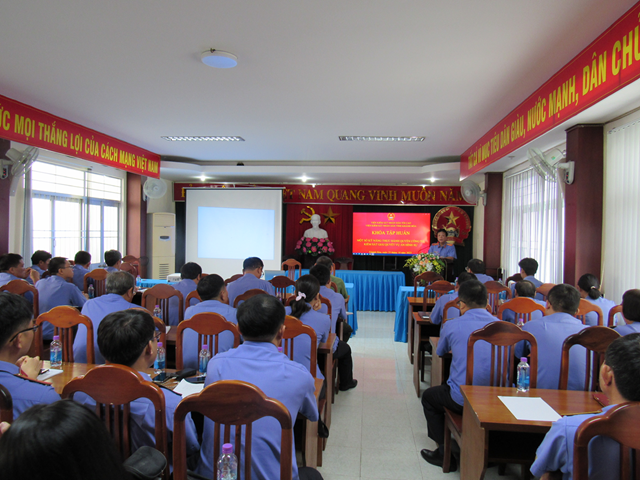 Viện kiểm sát nhân dân tỉnh Khánh Hòa phối hợp cùng Trường Đại học Kiểm sát Hà Nội tổ chức tập huấn hình sự