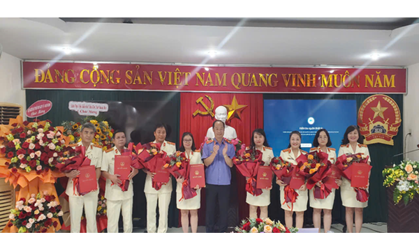Công bố và trao Quyết định về công tác cán bộ