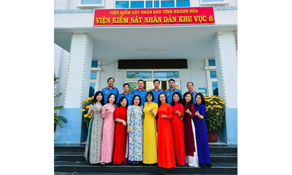 Chào cờ đầu tháng 3 kết hợp tuần lễ áo dài