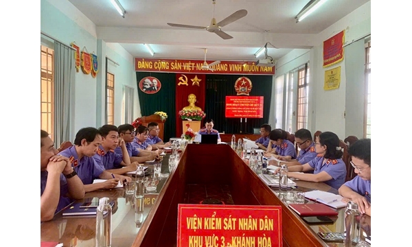Chi bộ Viện kiểm sát nhân dân khu vực 3 sinh hoạt...
