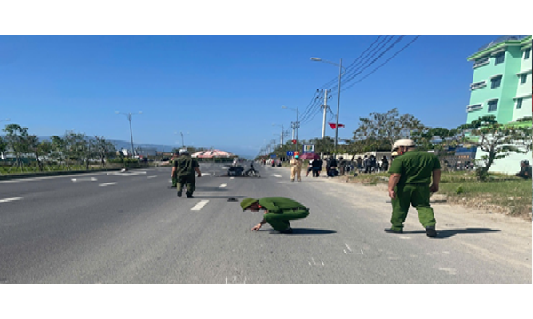 Vụ tai nạn giao thông đường bộ xảy ra trên đường...