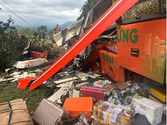 SẠT LỞ ĐẤT, ĐÁ DO MƯA LỚN TRÊN KHU VỰC ĐÈO KHÁNH LÊ (KHÁNH HÒA) DẪN ĐẾN TAI NẠN GIAO THÔNG ĐẶC BIỆT NGHÊM TRỌNG