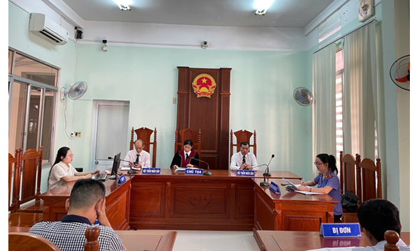 Phiên tòa rút kinh nghiệm vụ án hành chính sơ thẩm...