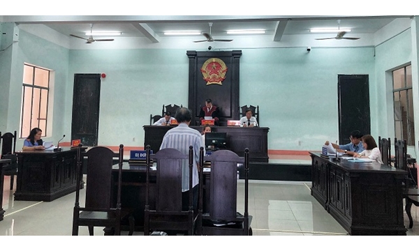 Phiên tòa rút kinh nghiệm vụ án hành chính sơ thẩm...